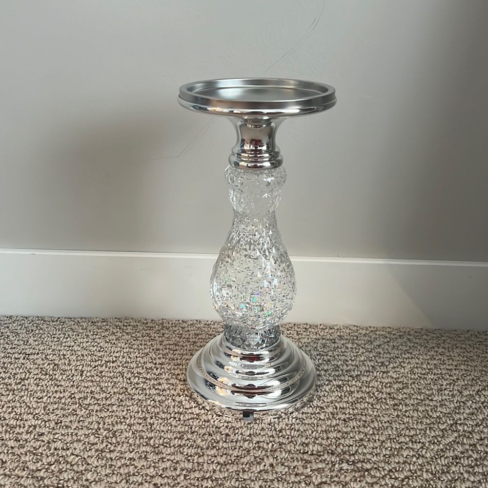Silver swirling glitter pedestal